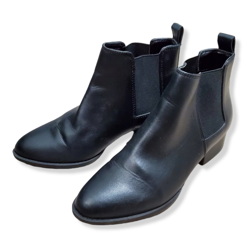 Expression Black Boots Size 6